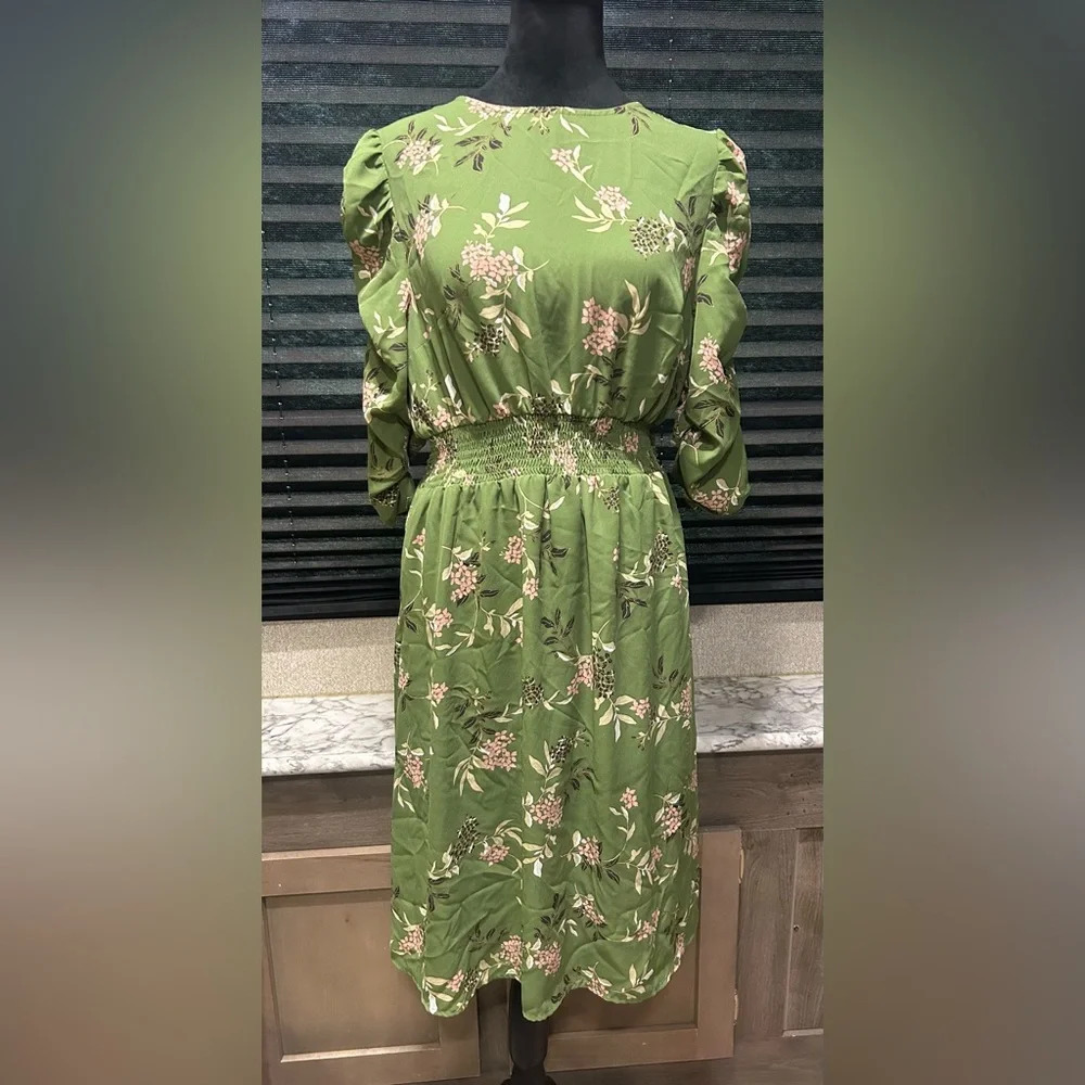 Studio B Women’s Green Floral Half Ruffled Sleeve Fitted Waist Midi Dress Medium